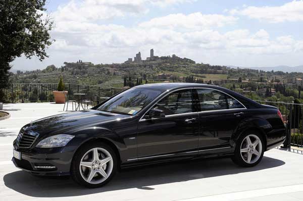 Alquilar coche de lujo con conductor en Madrid